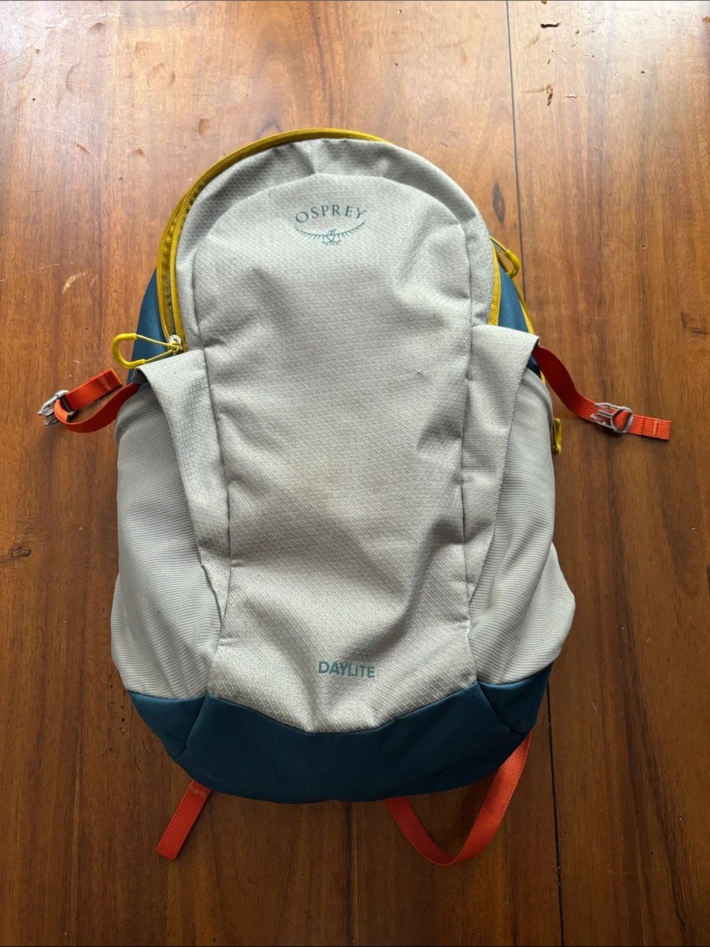 OSPREY Daylite Backpack in Gray, Blue & Orange Trim